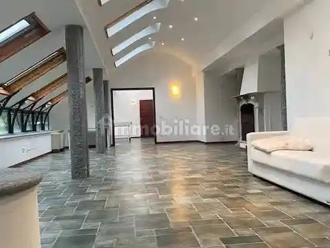 Villa in affitto a Varese