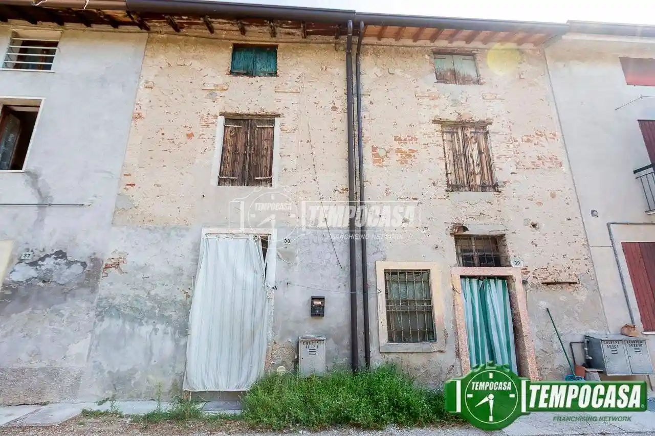 Rustico - Casale in vendita a Bussolengo