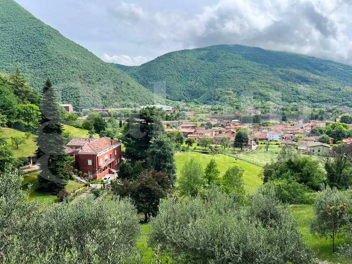 Villa in vendita a Nave