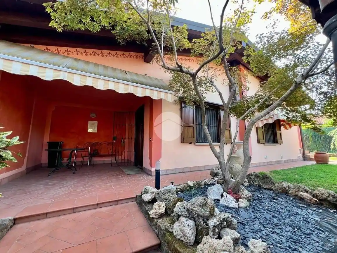 Villa in vendita a Castrezzato