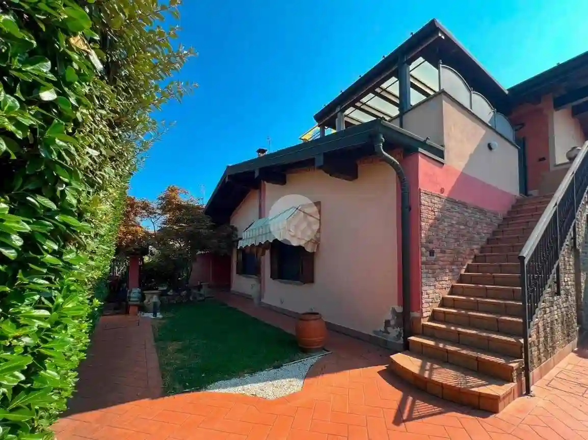 Villa - foto 2