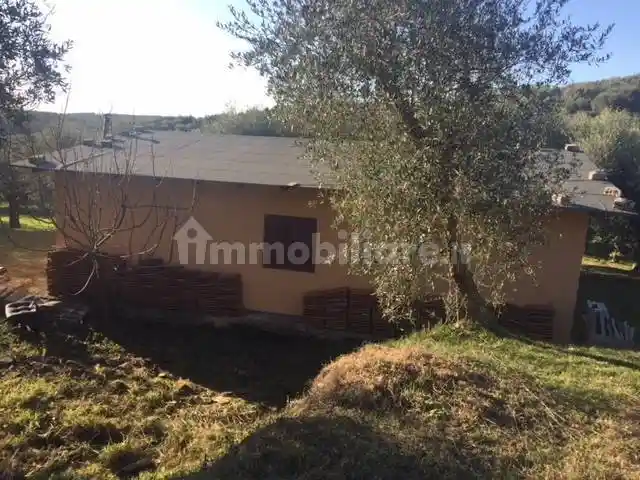Rustico - Casale in vendita a Montelibretti