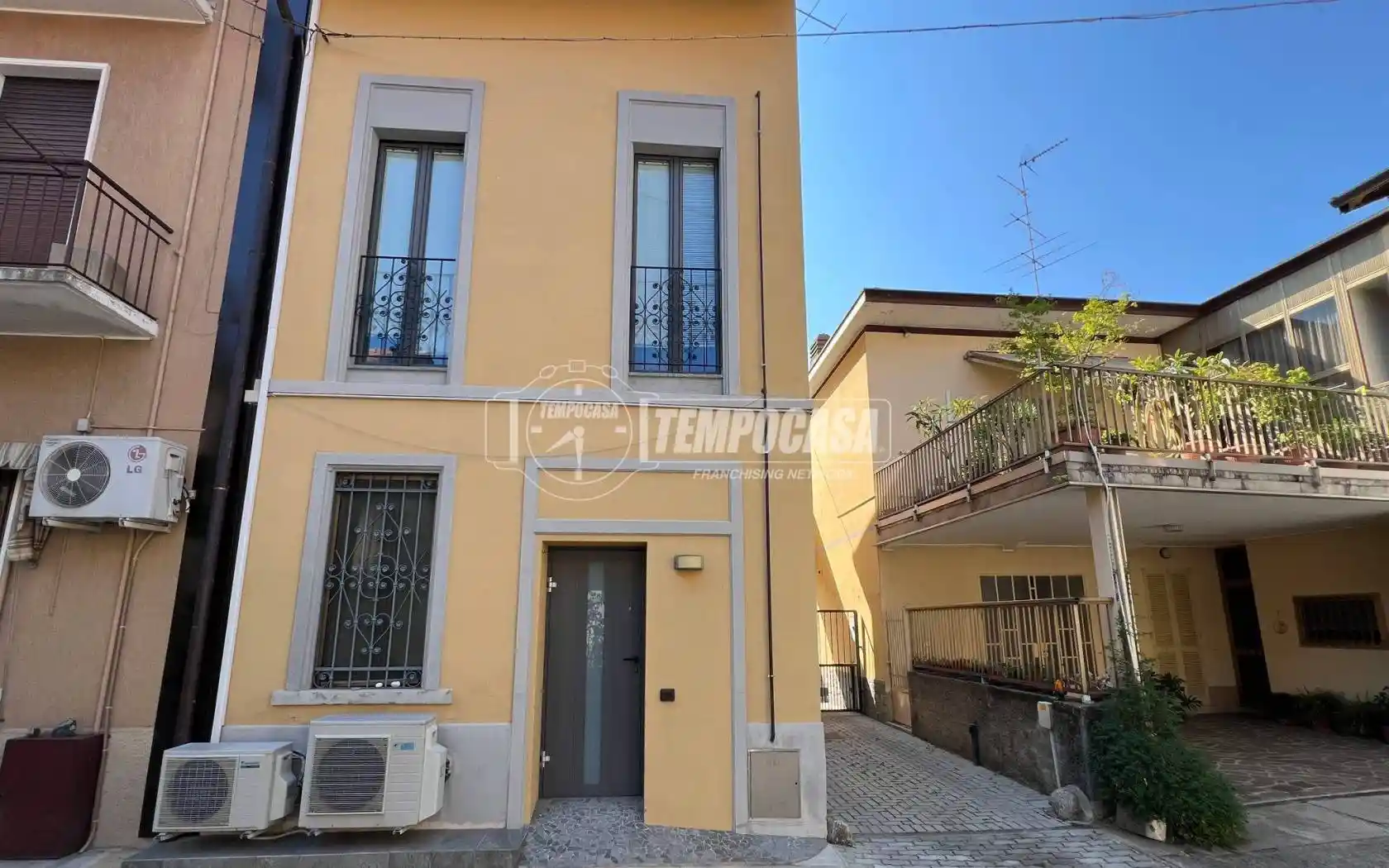 Casa indipendente in vendita a Lonate Pozzolo