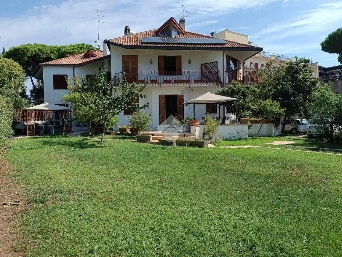 Villa in vendita a Santa Marinella
