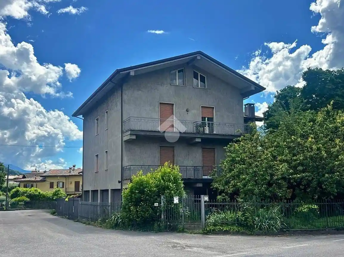 Appartamento in vendita a Esine