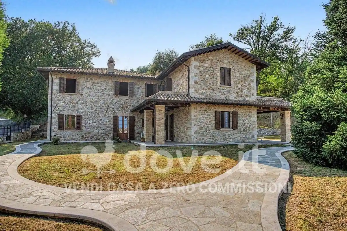 Villa in vendita a Folignano