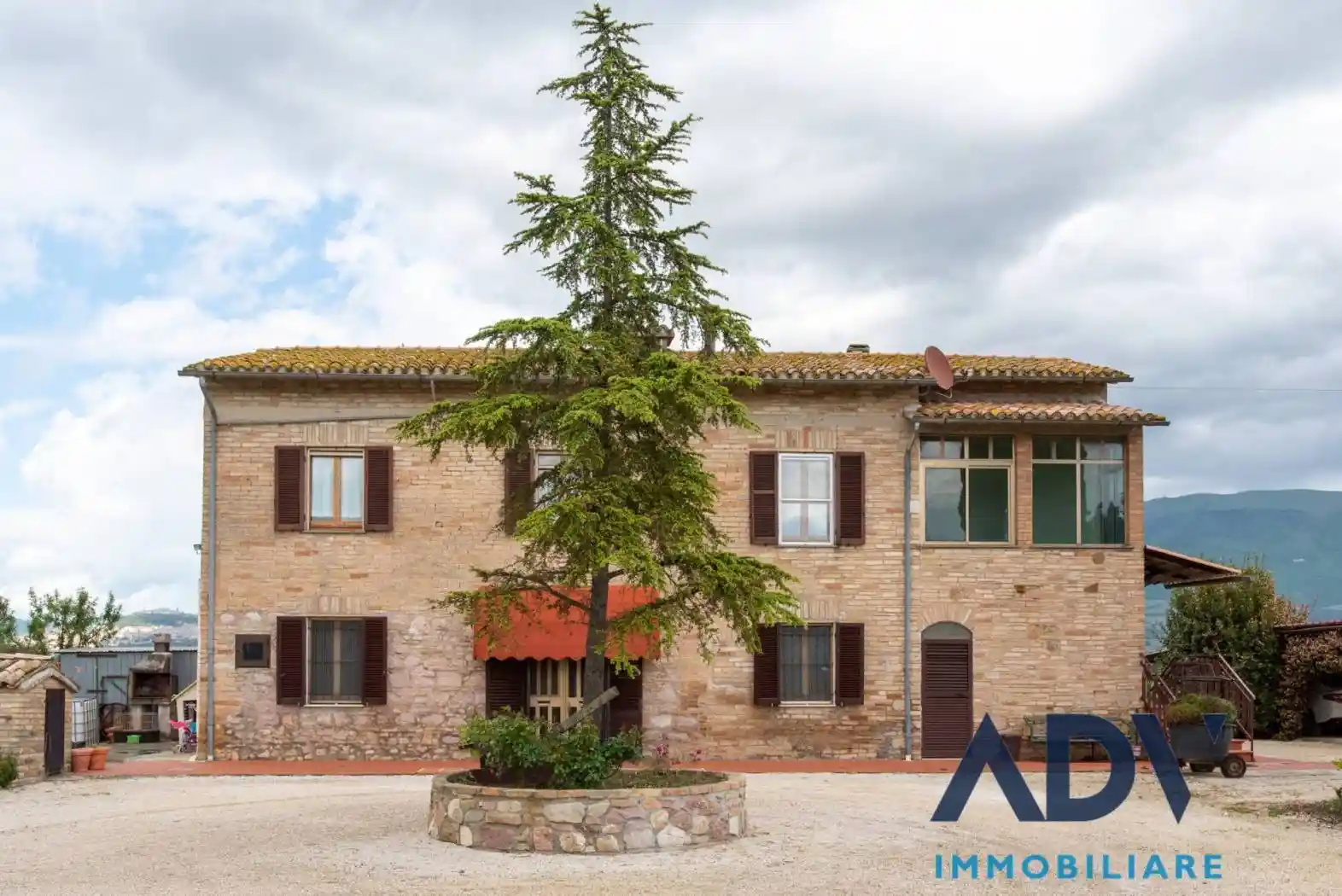 Casa indipendente in vendita a Assisi