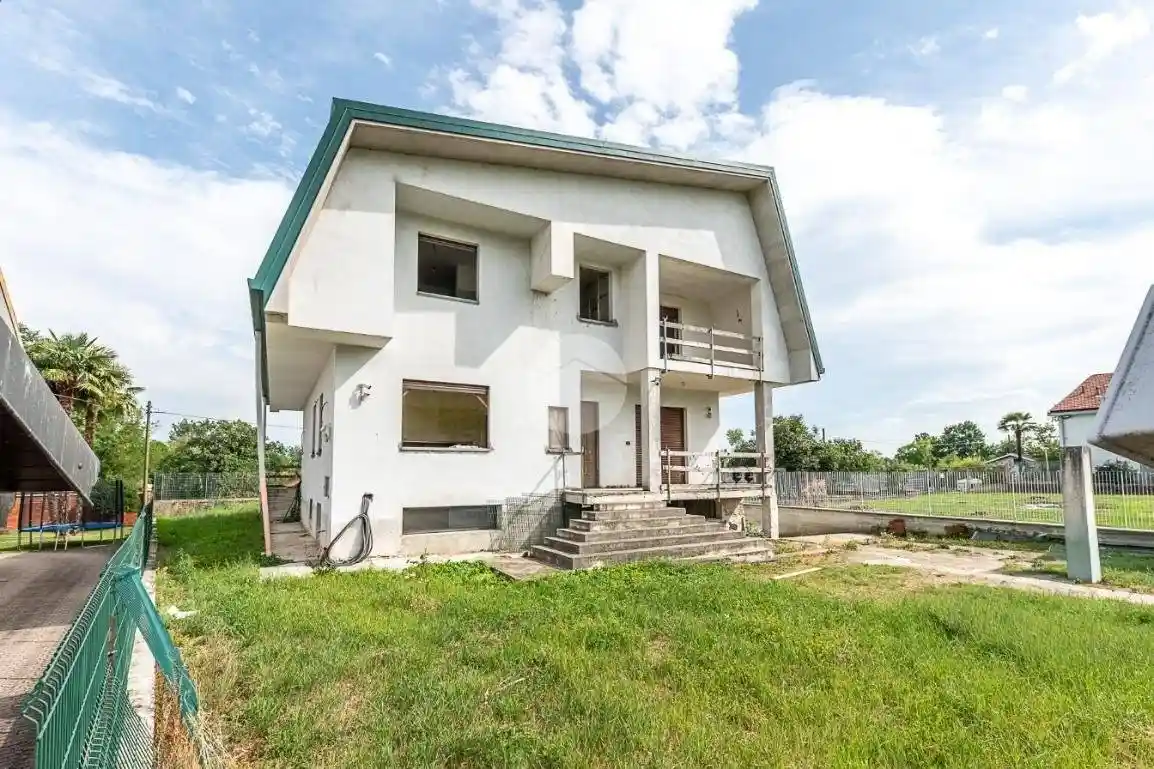 Villa in vendita a Robassomero