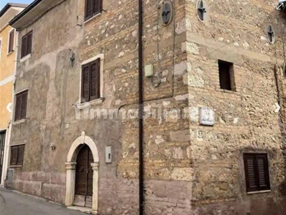 Casa indipendente in vendita a Cerchio