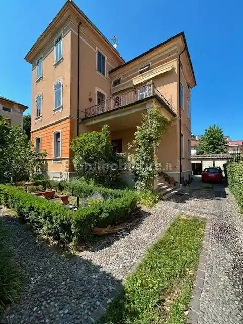 Villa in vendita a Cremona
