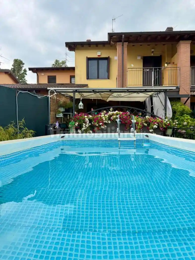 Villetta a schiera in vendita a Romano di Lombardia