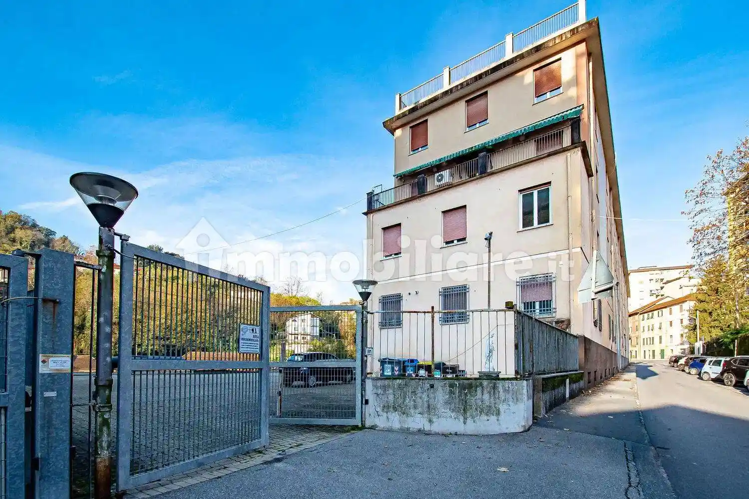 Palazzo - Edificio in vendita a Campomorone
