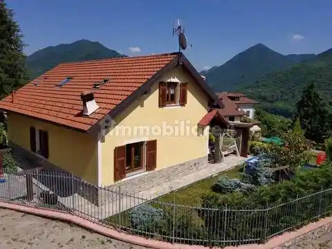 Villa in vendita a Montoggio