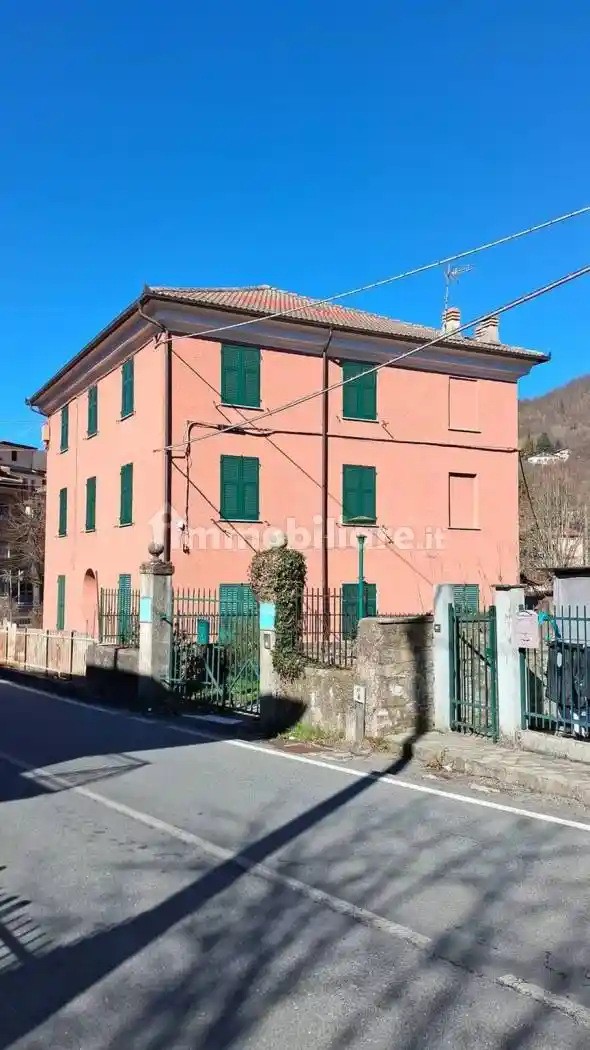 Villa in vendita a Montoggio