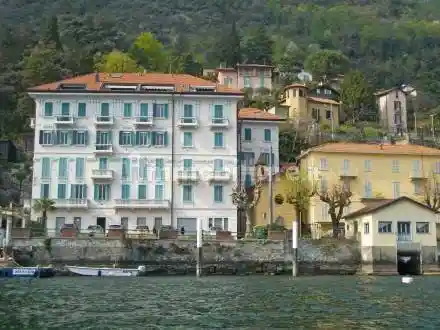 Appartamento in affitto a Carate Urio