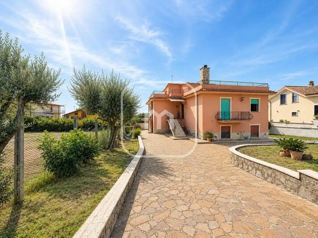 Villa in vendita a Zagarolo
