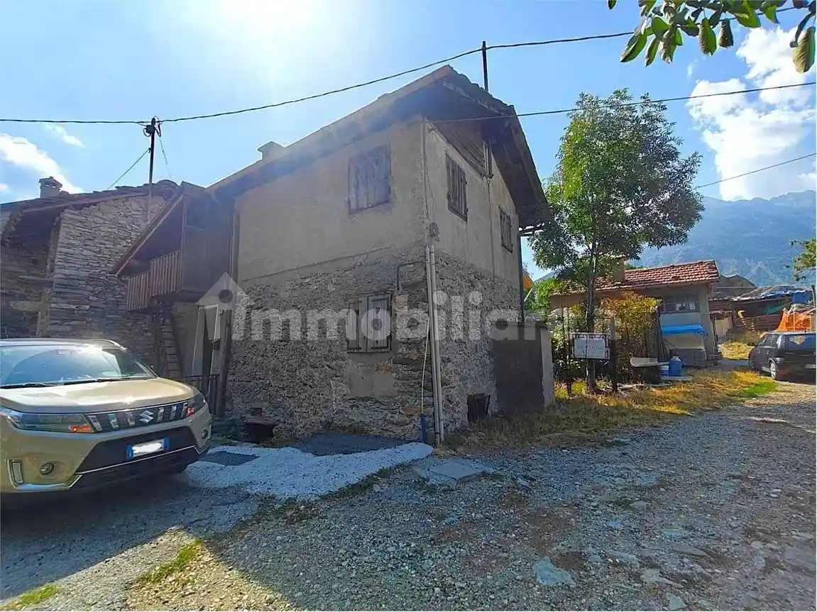 Rustico - Casale in vendita a Donnas