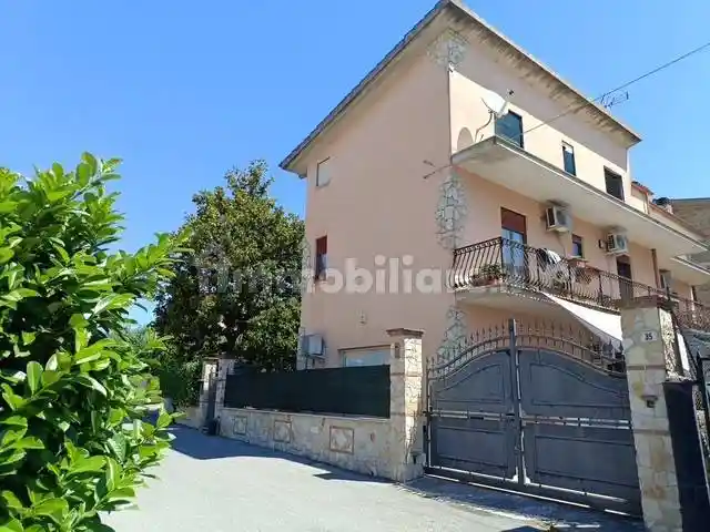Villa in vendita a Montelibretti