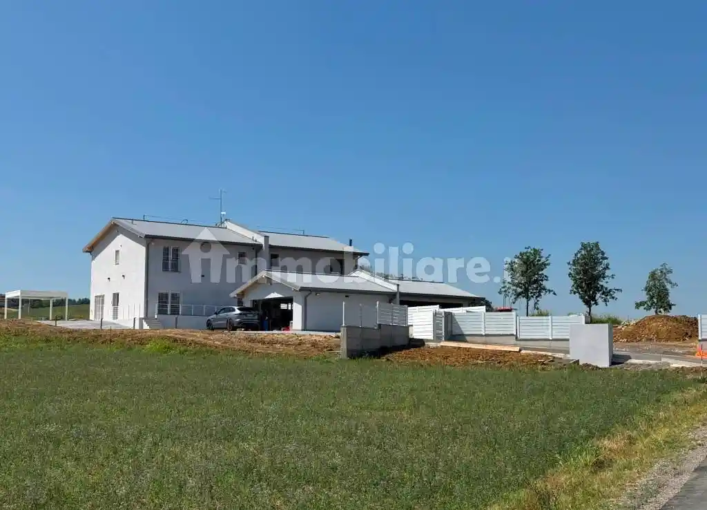 Villa in vendita a Castelvetro di Modena
