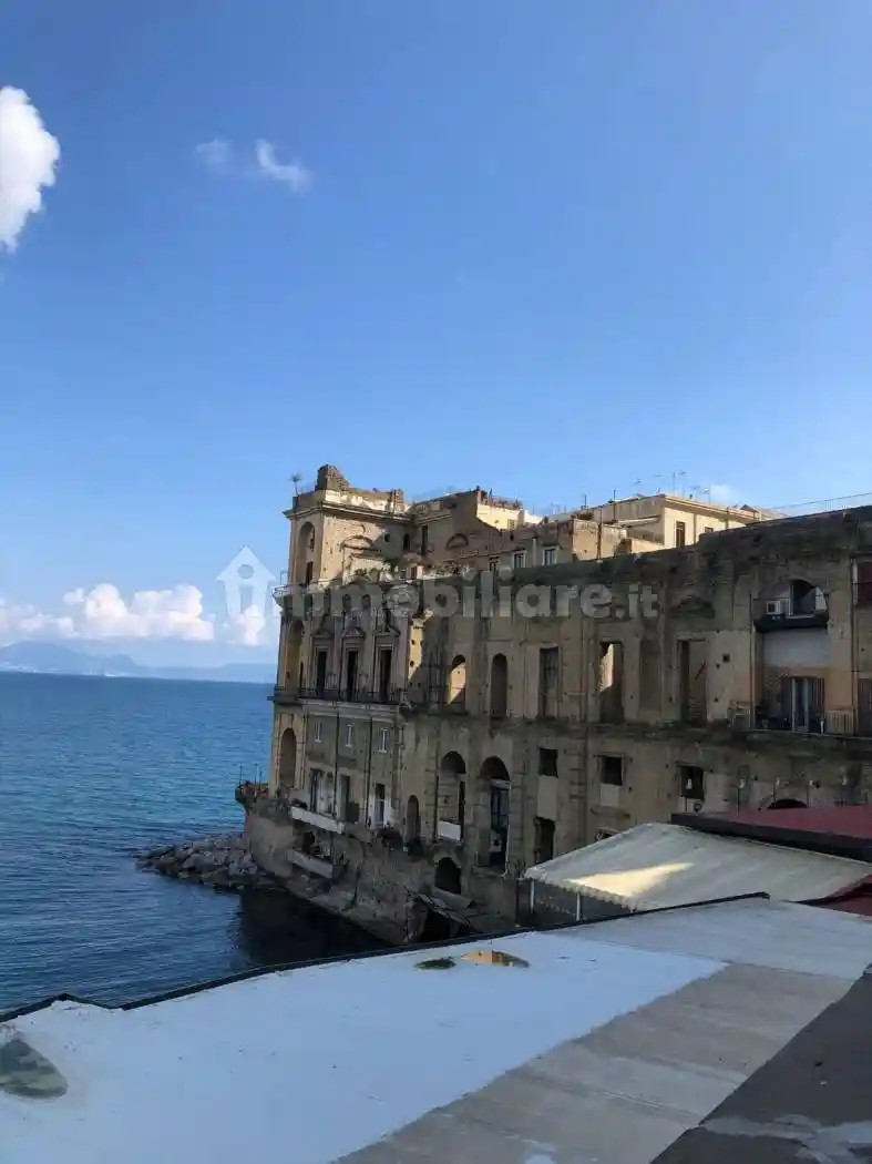 Appartamento in affitto a Napoli