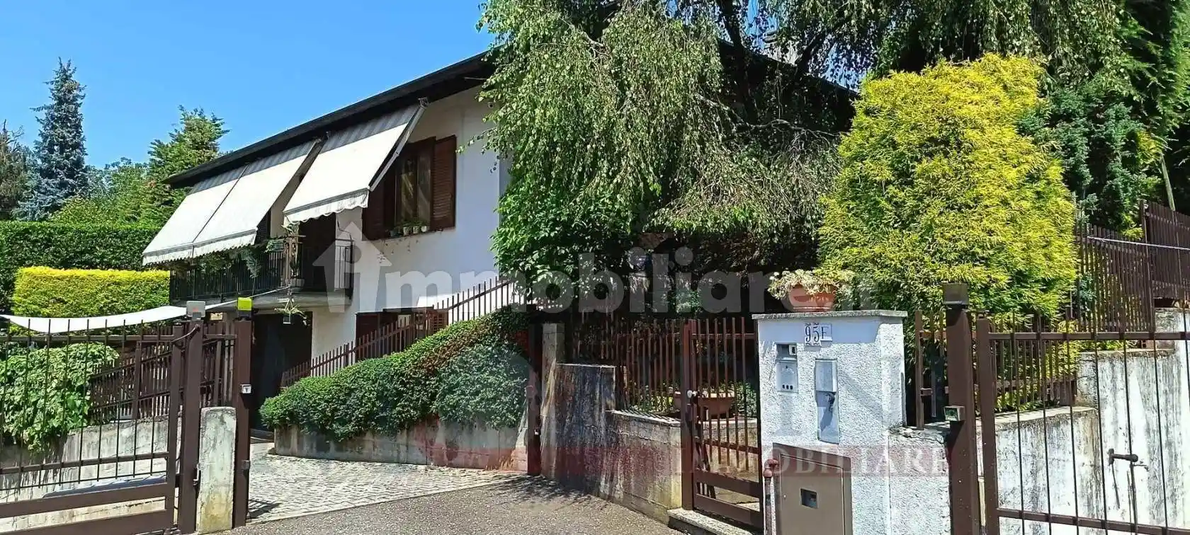 Villa in vendita a Carnago