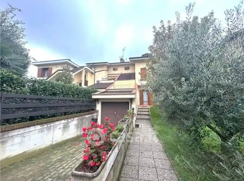 Villetta a schiera - foto 2