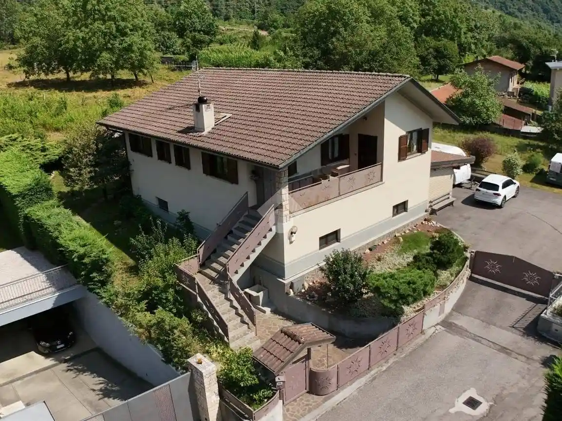Villa in vendita a Ceto