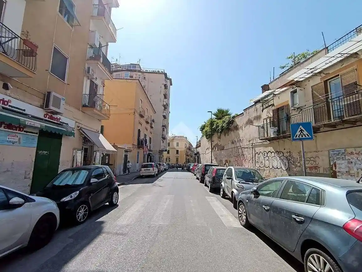 Appartamento in vendita a Napoli