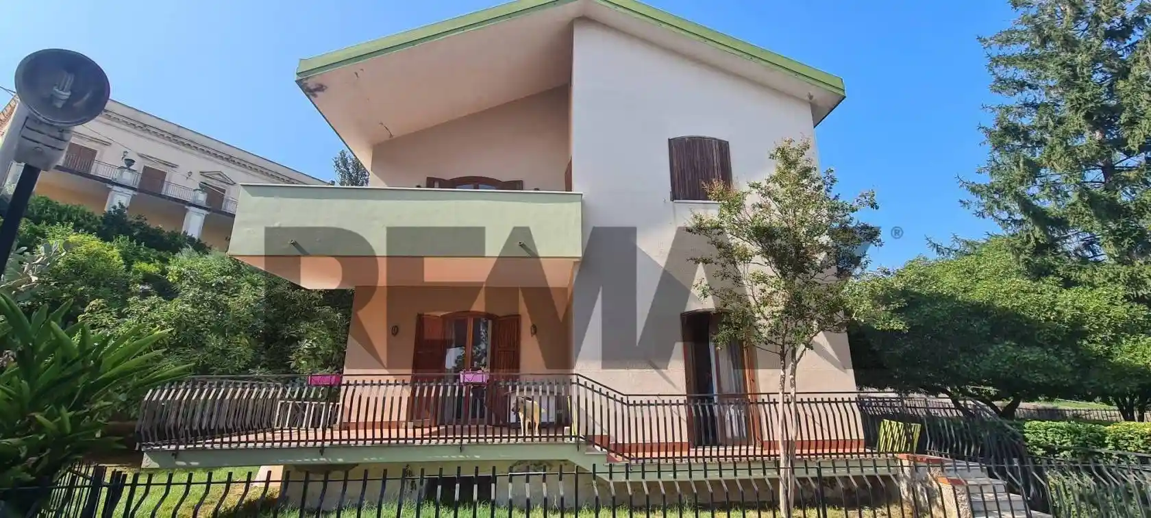 Villa in vendita a Giarre