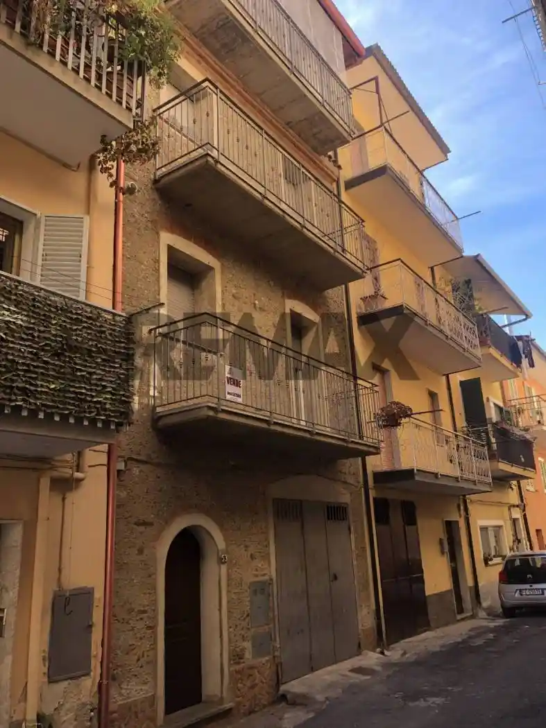 Casa indipendente in vendita a Lamezia Terme