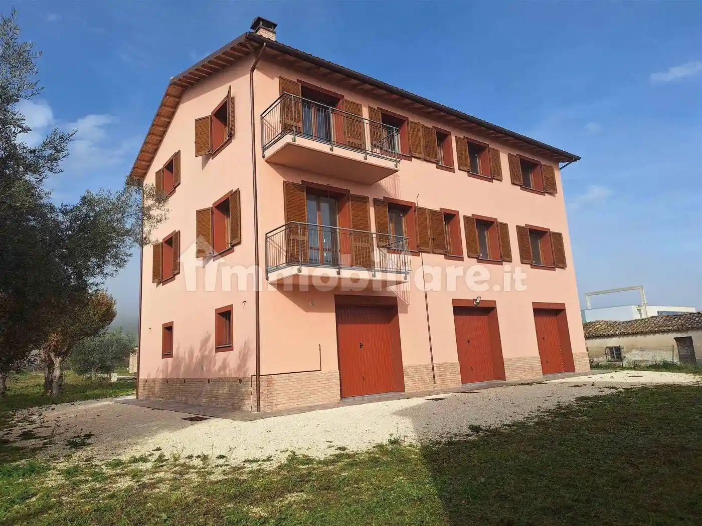Rustico - Casale in vendita a San Severino Marche