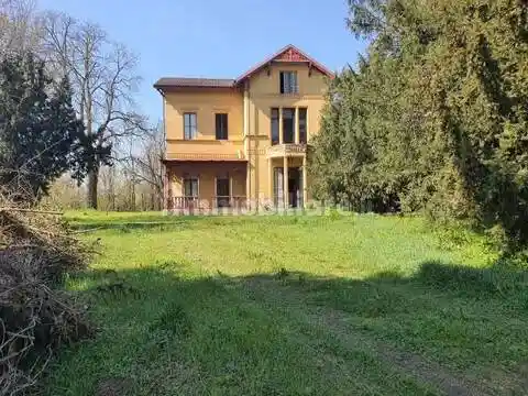Villa in vendita a Borgonovo Val Tidone