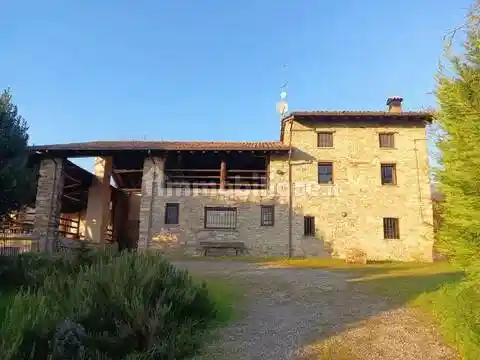 Rustico - Casale in vendita a Alta Val Tidone