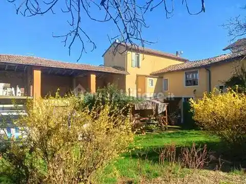 Villa in vendita a Ziano Piacentino