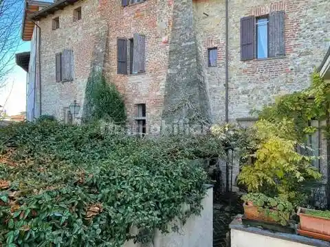 Villa in vendita a Ziano Piacentino