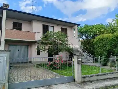 Villa in vendita a Alta Val Tidone