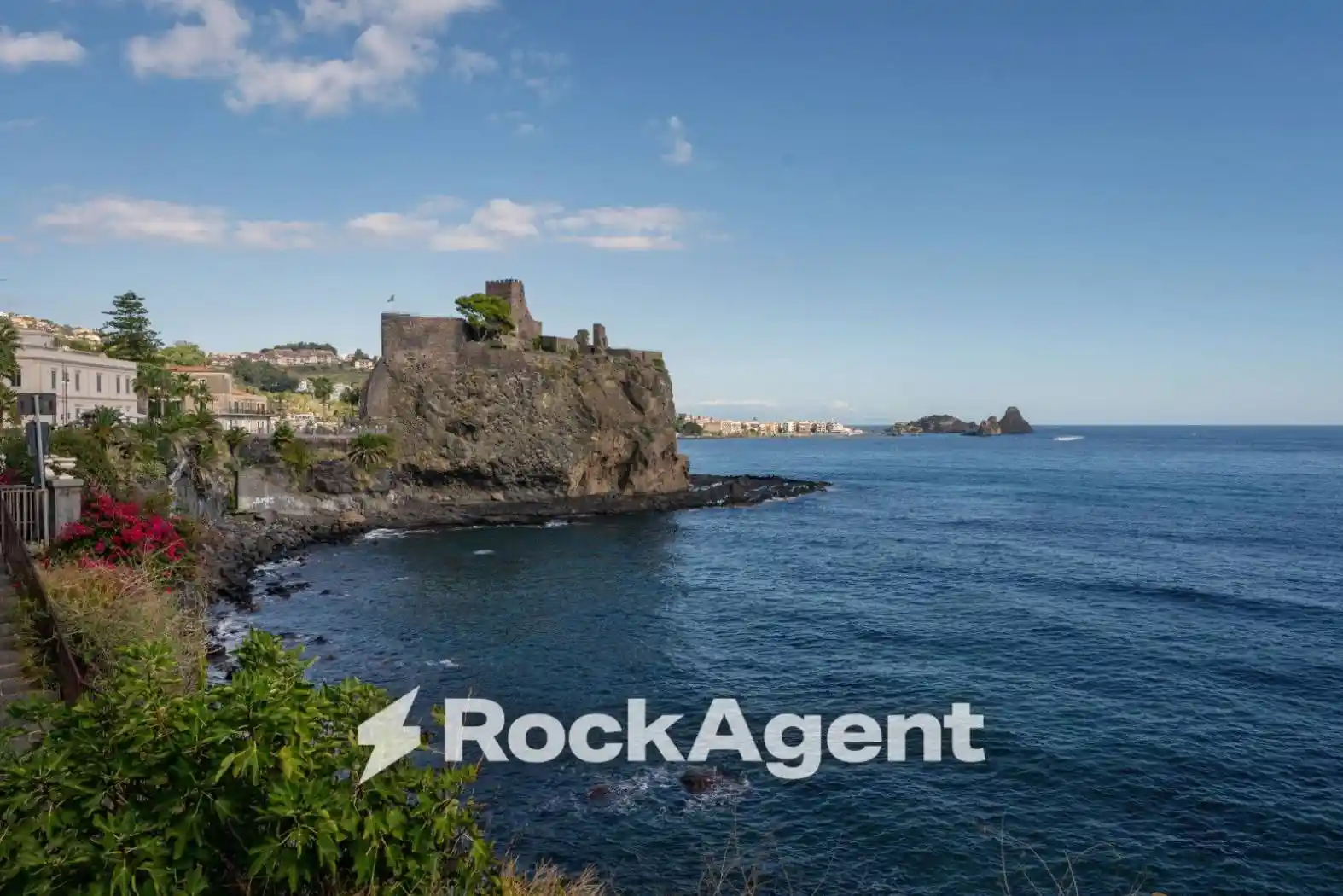 Casa indipendente in vendita a Aci Castello