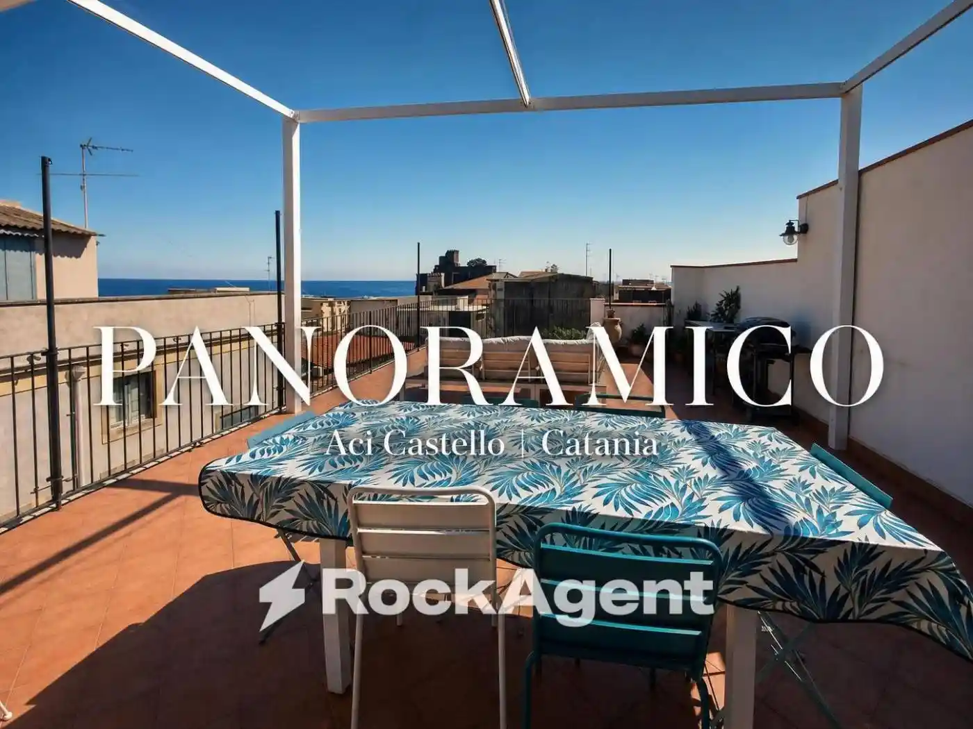 Casa indipendente in affitto a Aci Castello