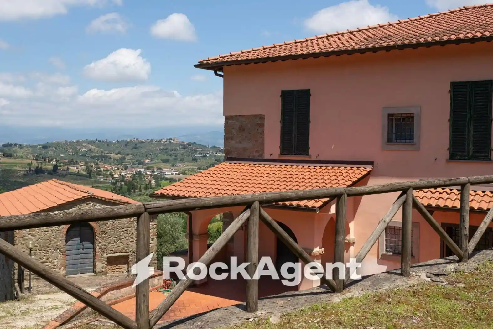 Villa in vendita a Carmignano