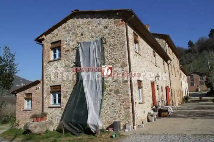 Rustico - Casale in vendita a Capannori