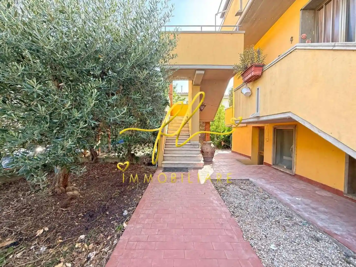 Appartamento in vendita a Cecina