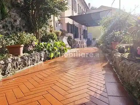 Villa in vendita a Carrara