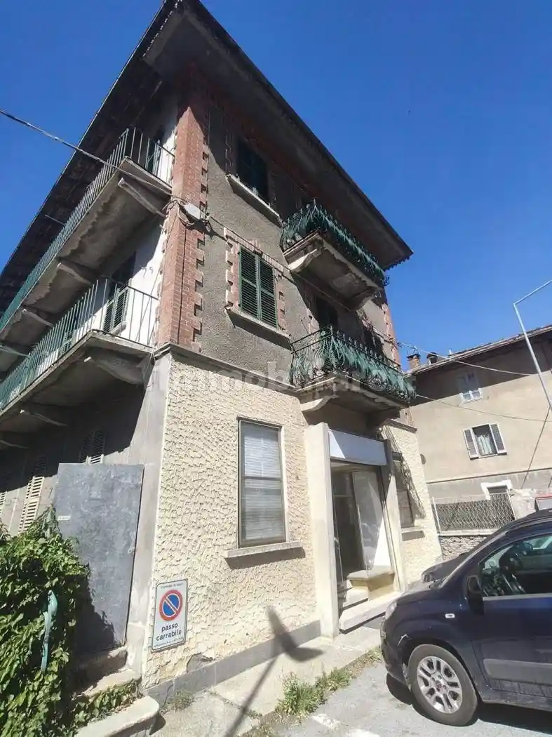 Palazzo - Edificio in vendita a Oulx