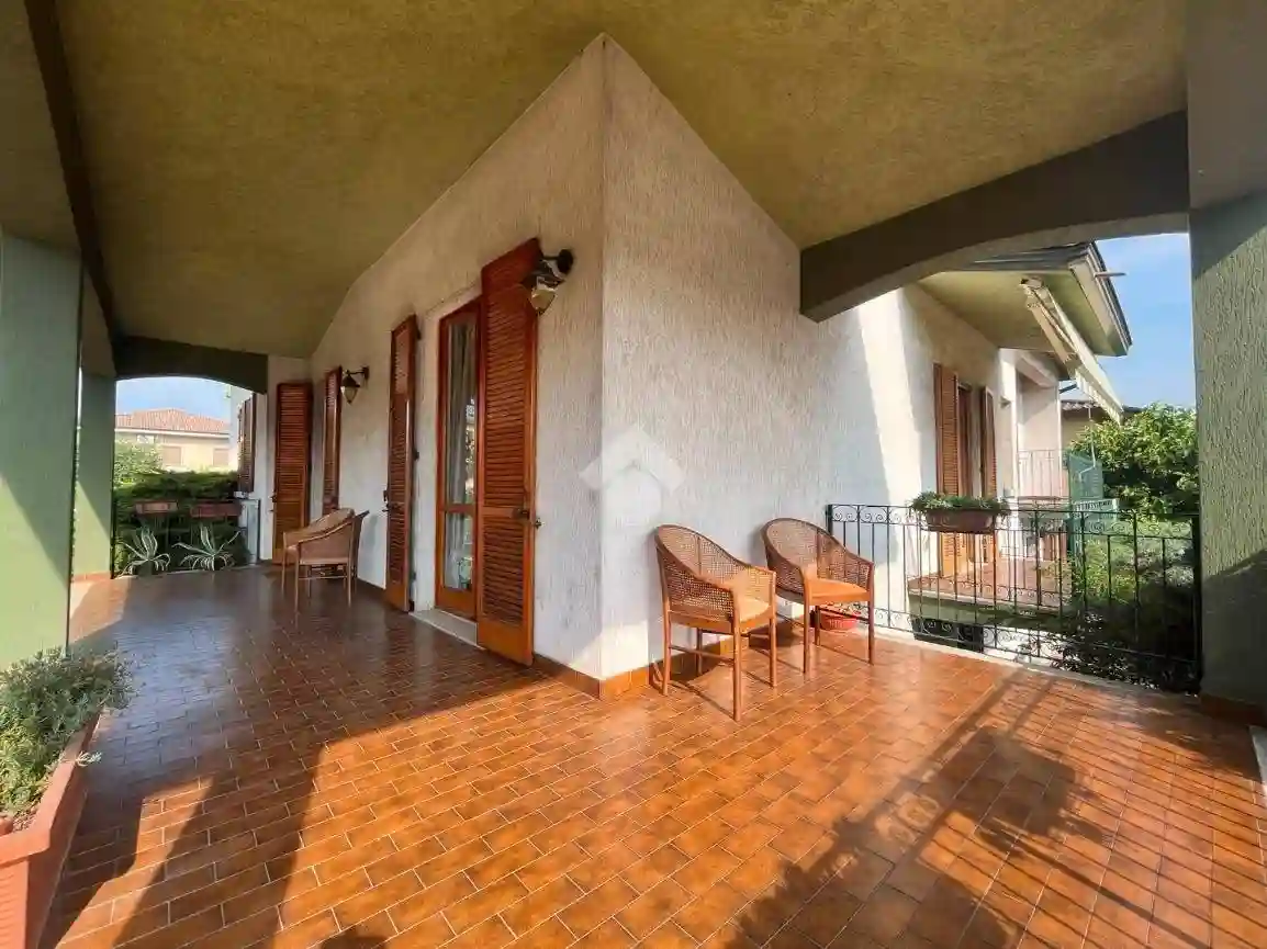 Villa - foto 2