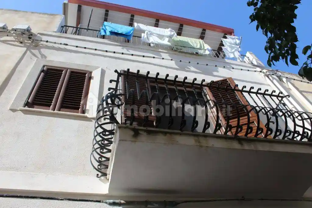 Casa indipendente in affitto a Lipari