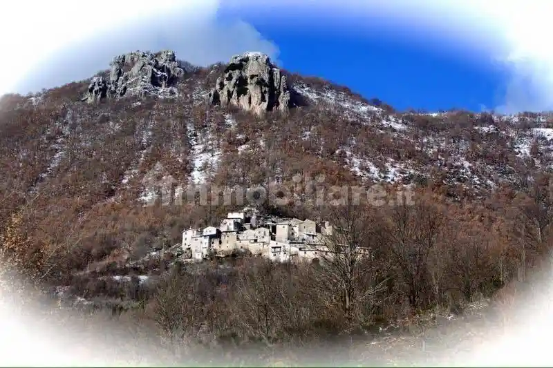 Palazzo - Edificio in vendita a Petrella Salto