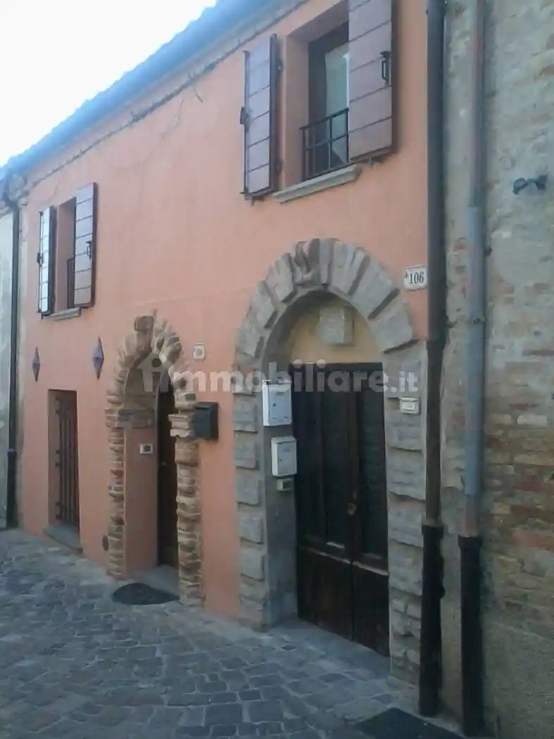 Appartamento in affitto a Mondaino