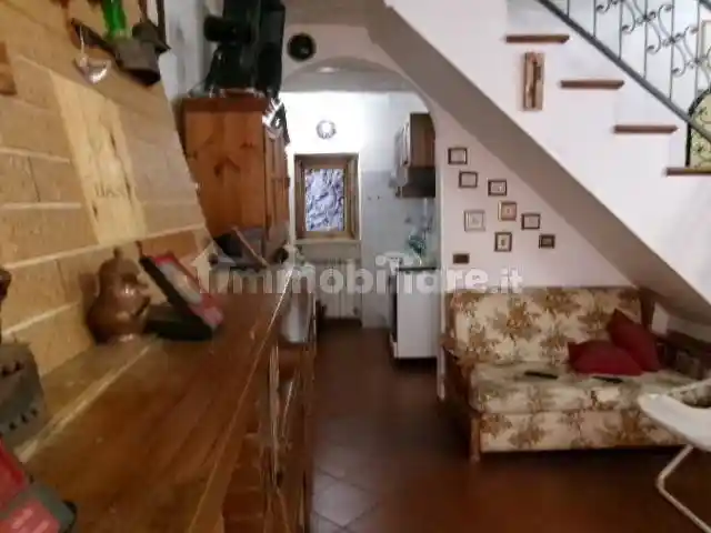 Casa indipendente in vendita a Luco dei Marsi