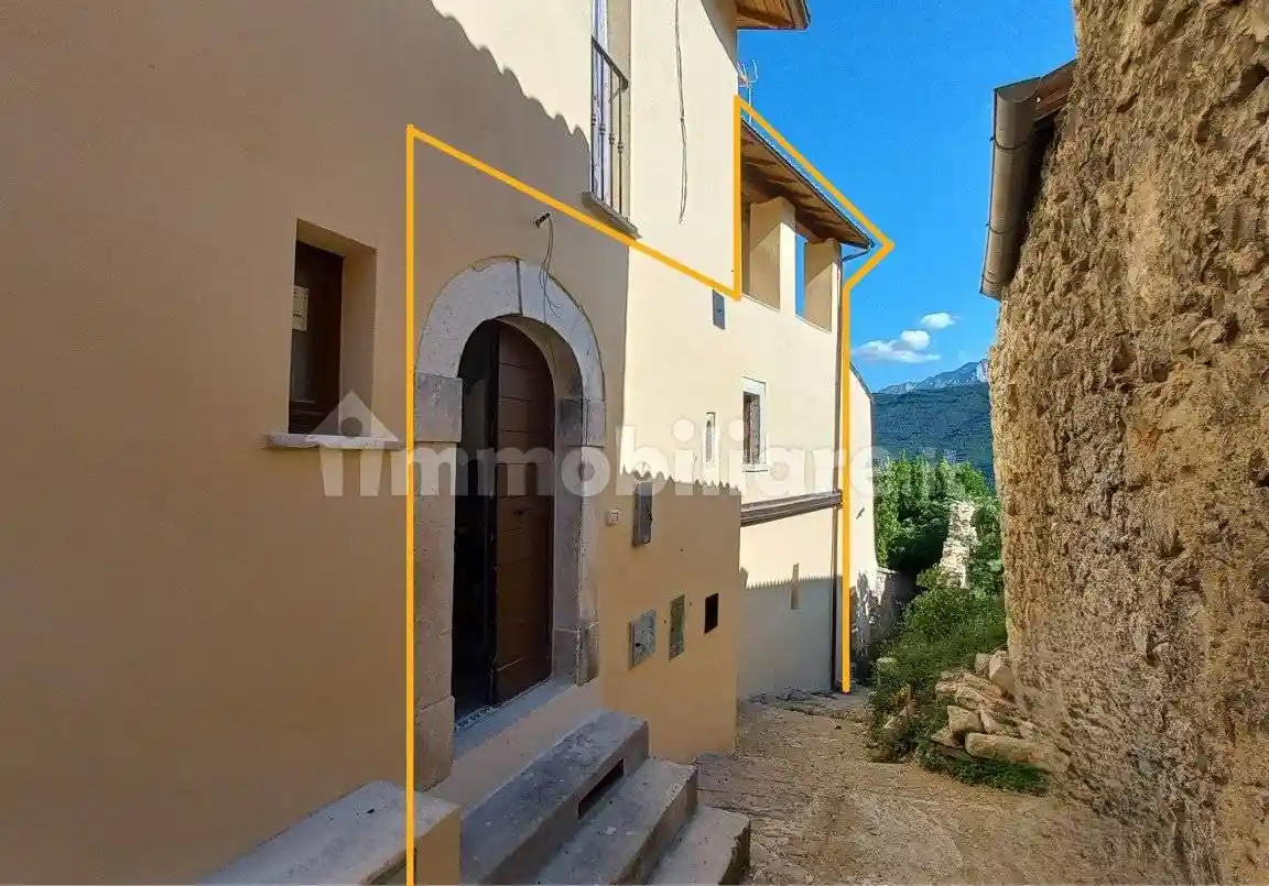 Casa indipendente in vendita a Fagnano Alto