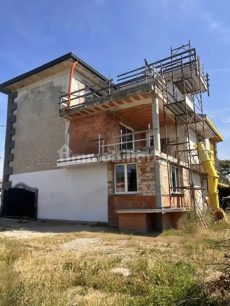 Palazzo - Edificio in vendita a Novara